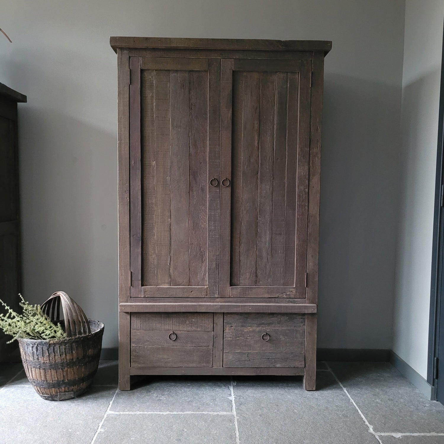 Kasten | Driftwood