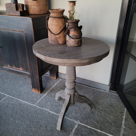 Wijntafel sober vergrijsd hout (bestelbaar)