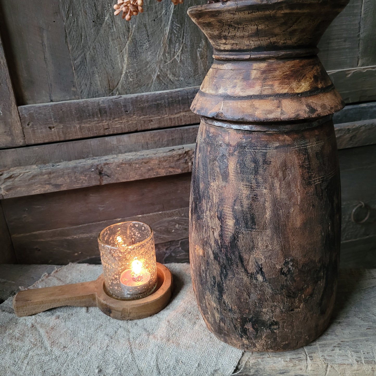 Oud houten nepalese kruik nr. 40