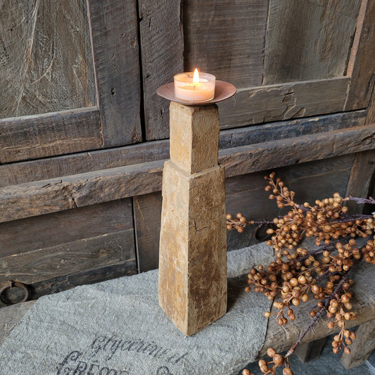 Oud houten kandelaar