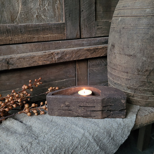 Oud houten kruidenbakje