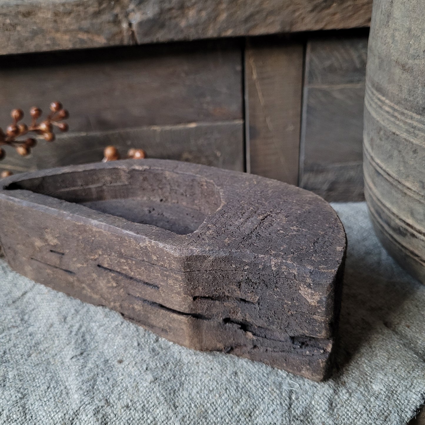 Oud houten kruidenbakje