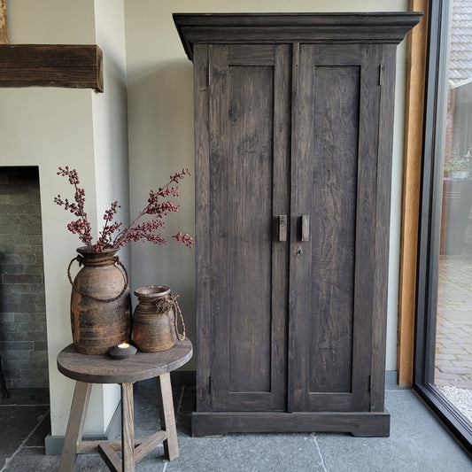 Tweedeurs kast Vintage sober vergrijsd
