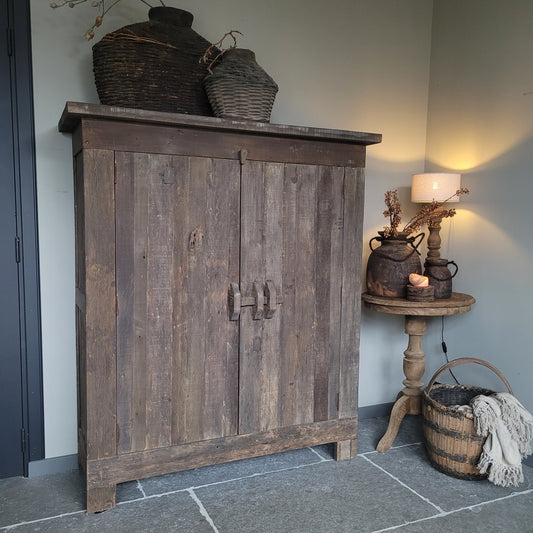 Meidenkast schuifslot | tv kast oud hout driftwood