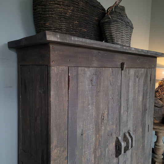 Meidenkast schuifslot | tv kast oud hout driftwood