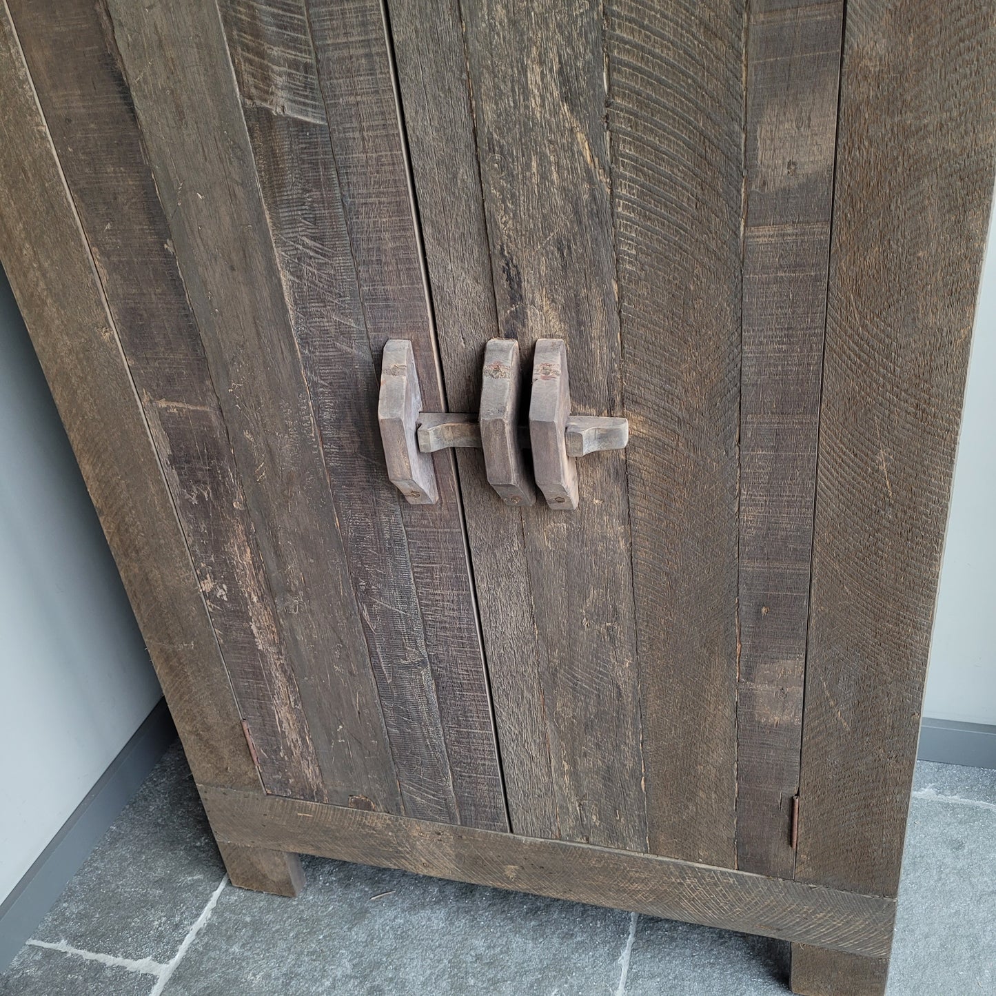 Meidenkast schuifslot | oud hout driftwood