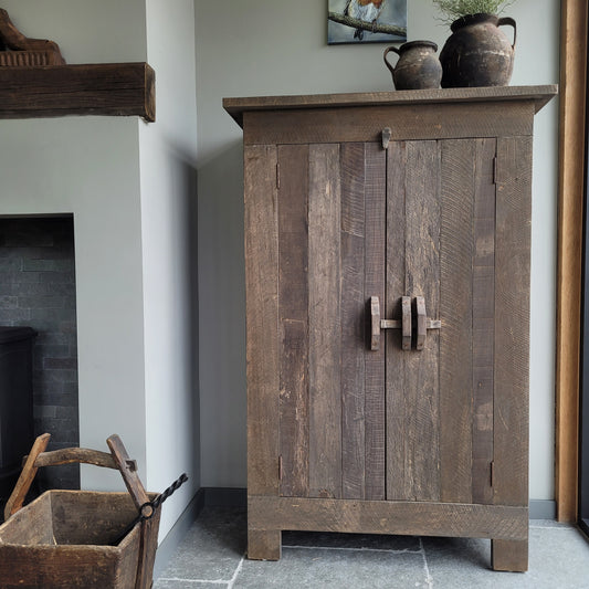 Meidenkast schuifslot | oud hout driftwood