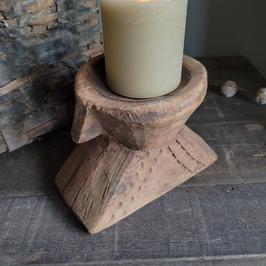 Oud houten graanverdeler kandelaar nr. 1