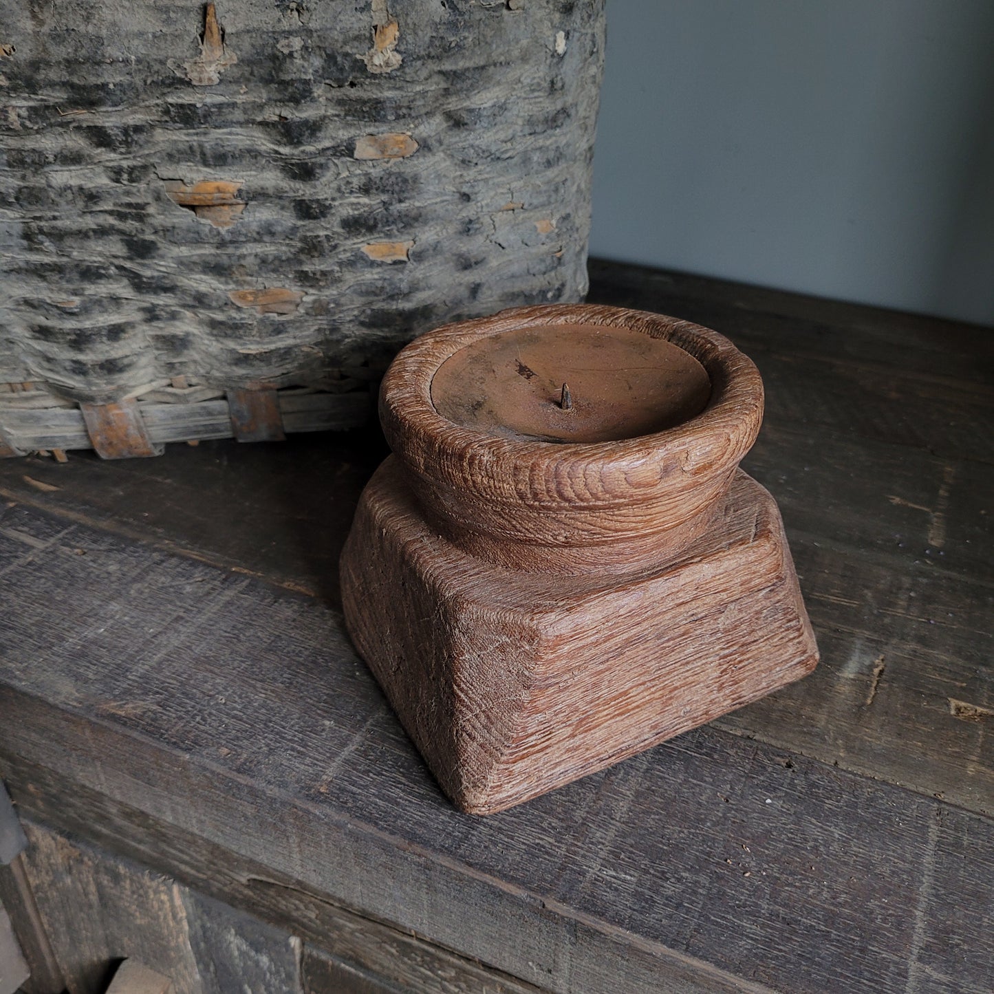 Houten poer kandelaar