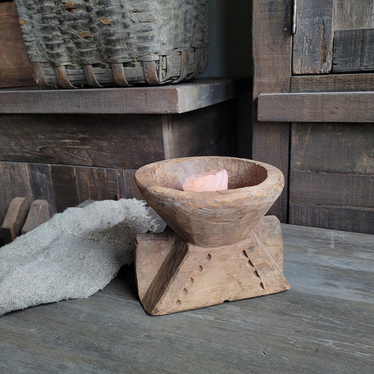 Oud houten graanverdeler kandelaar nr. 2