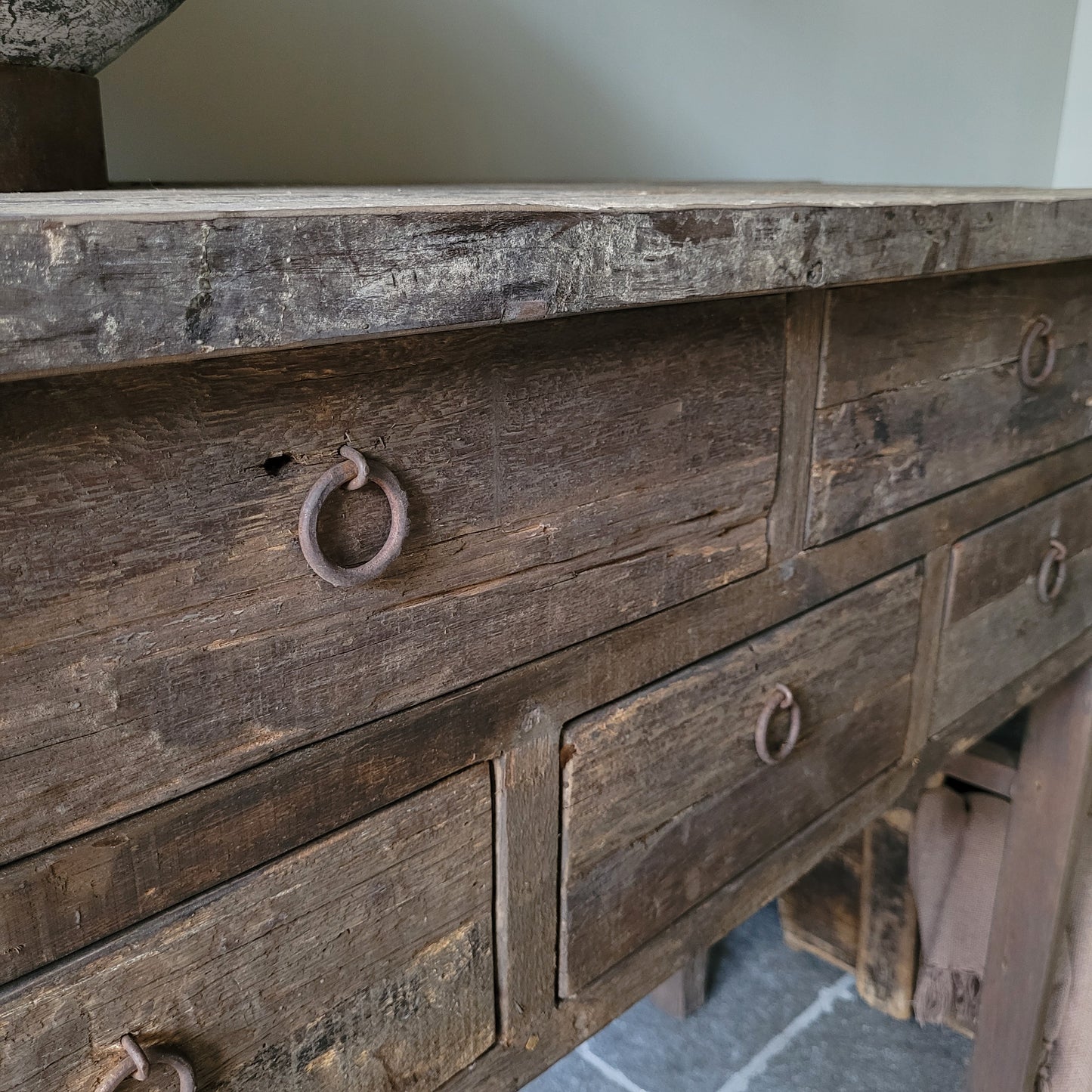 Sidetable oud hout driftwood sober 5 lades