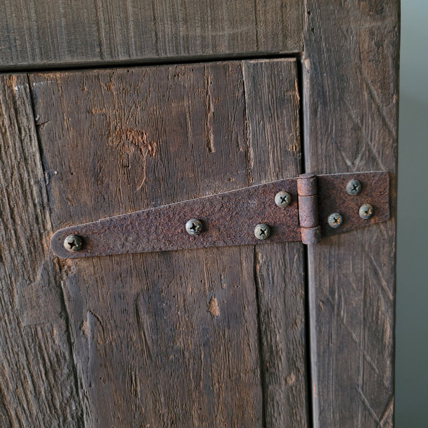 Eendeurs kast Kesi oud hout driftwood