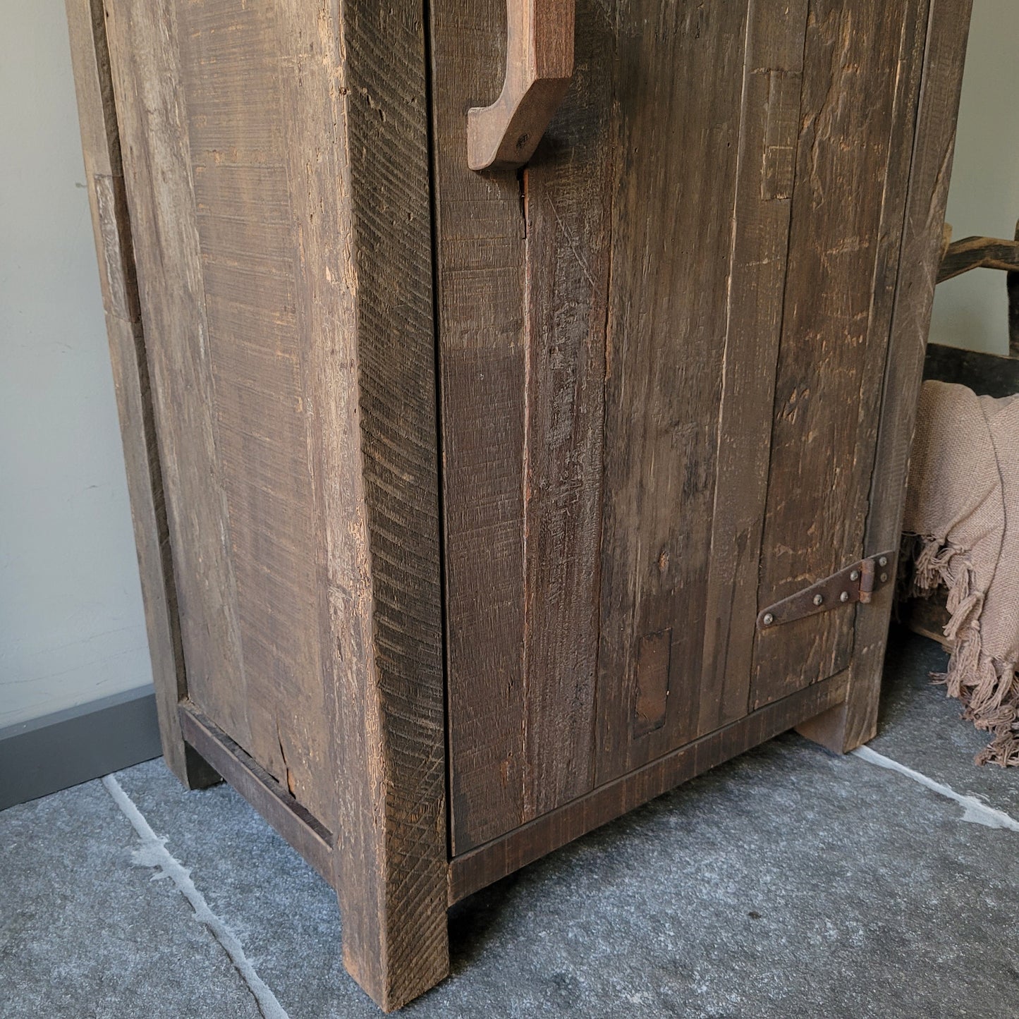 Eendeurs kast Kesi oud hout driftwood