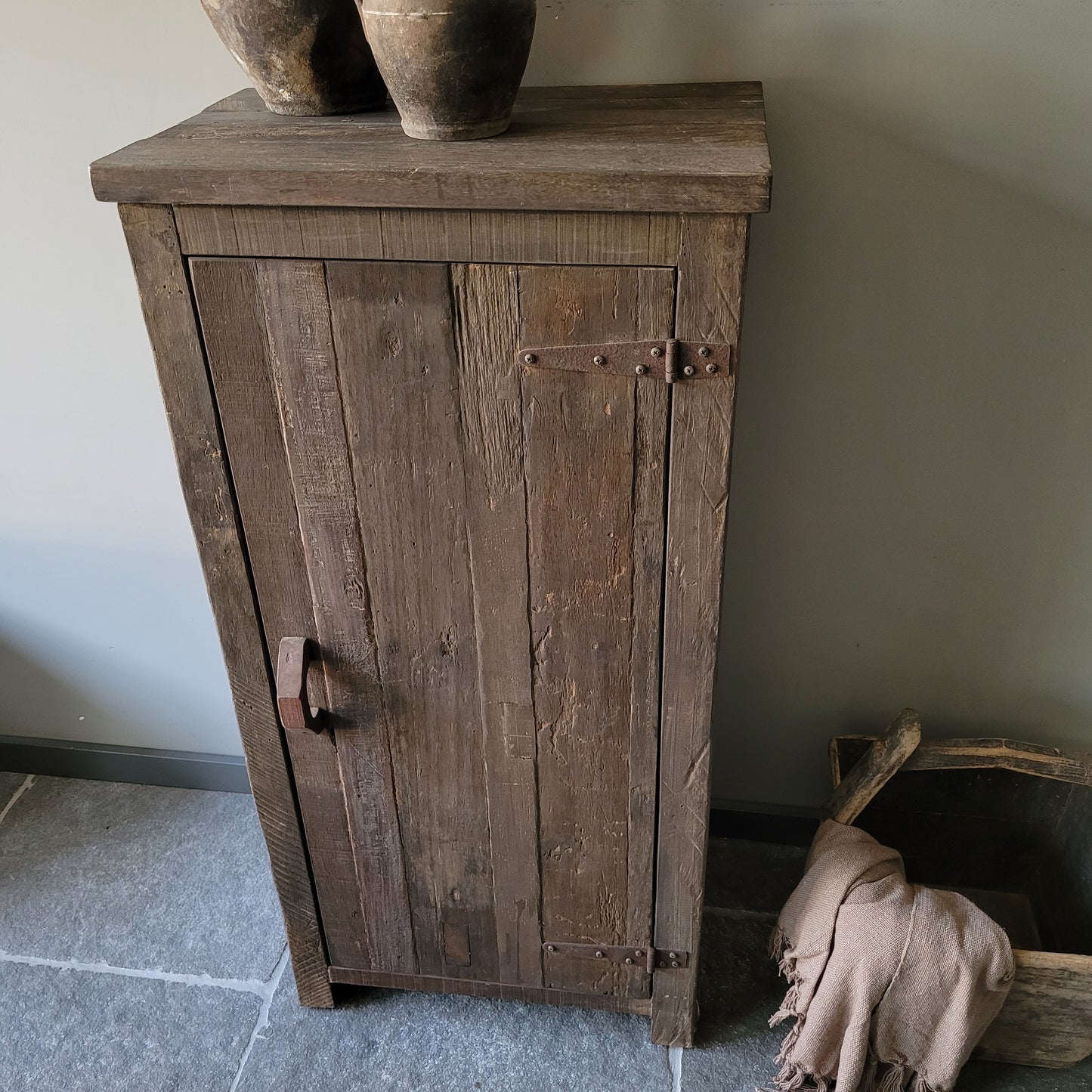 Eendeurs kast Kesi oud hout driftwood