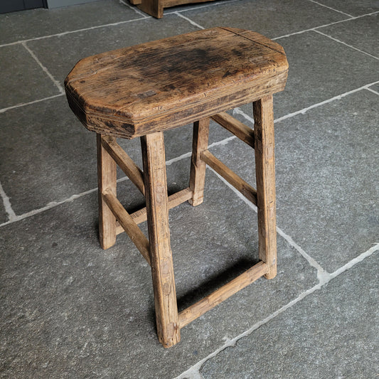 Uniek oud houten Chinese kruk nr. 7