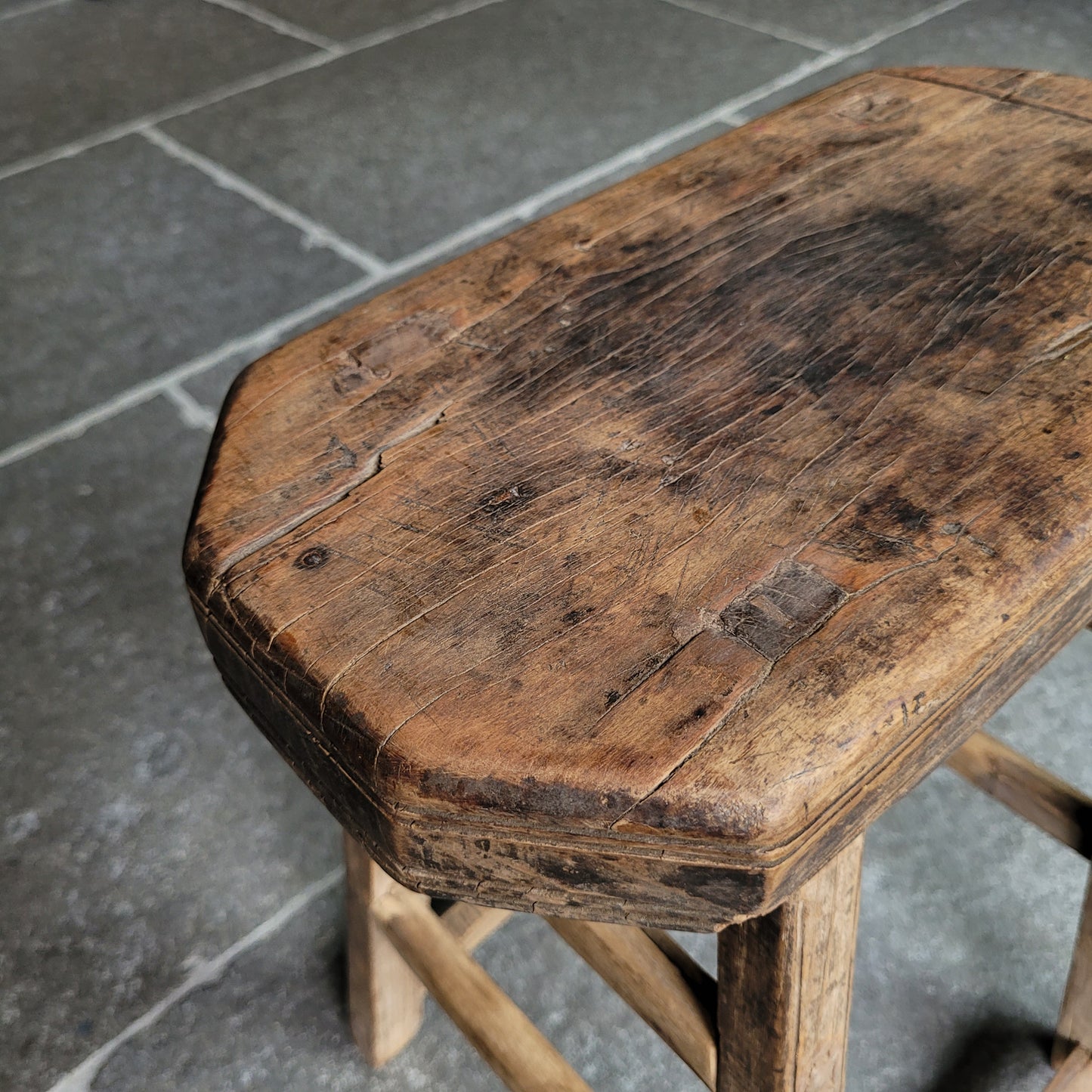 Uniek oud houten Chinese kruk nr. 7