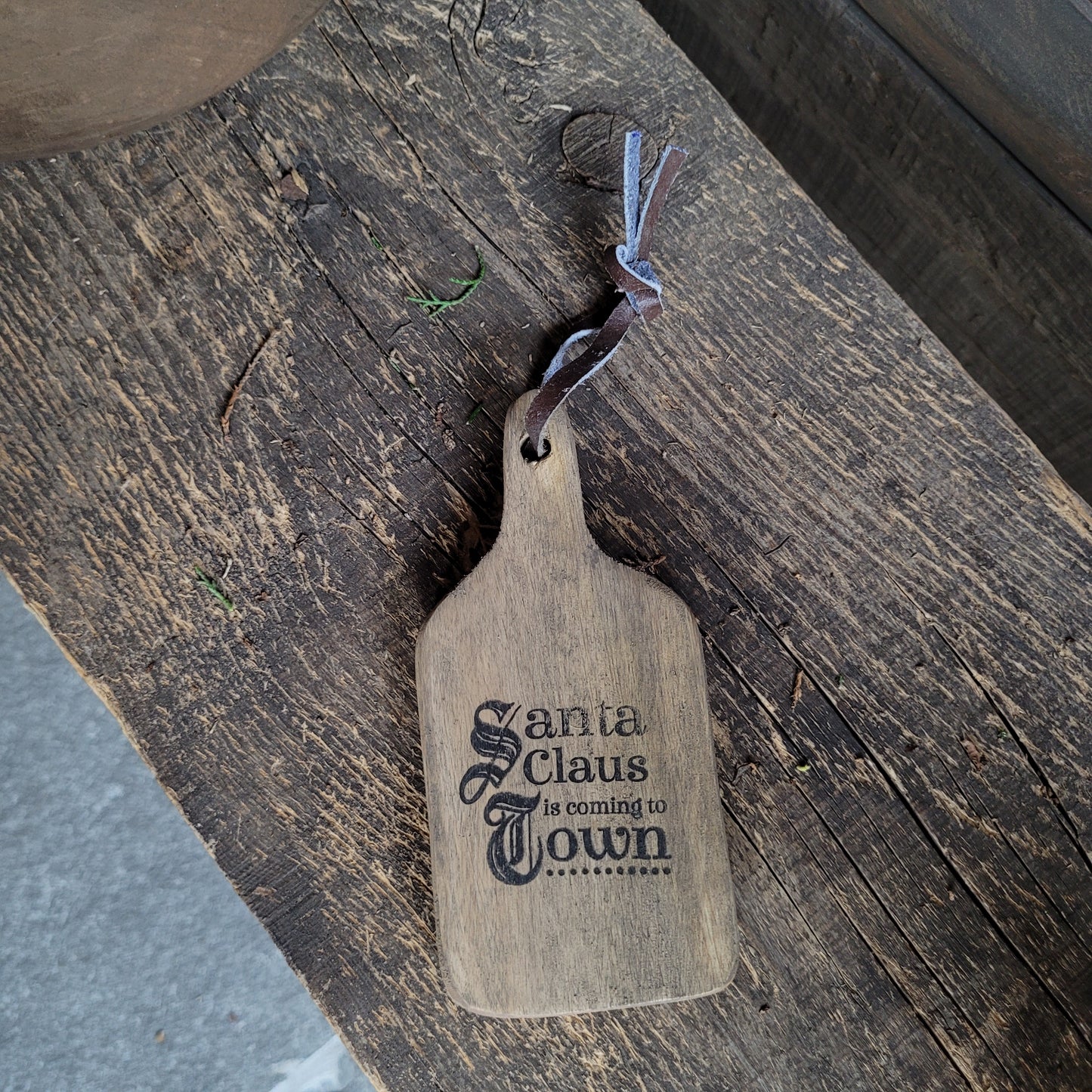 Houten plankje met lint 'Santa Claus'