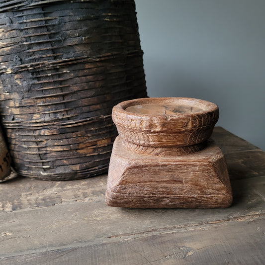 Uniek oud houten zaaikandelaar nr. 11