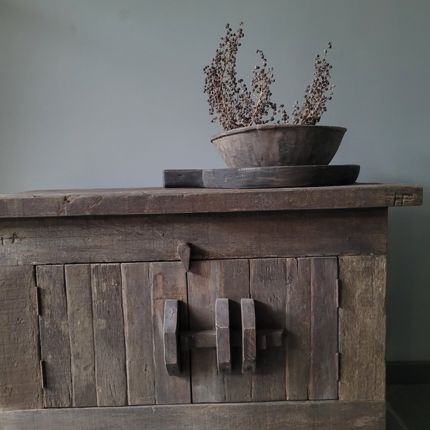 Tv meubel | kastje oud hout driftwood schuifslot