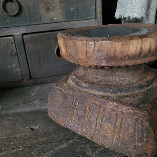 Uniek oud houten zaaikandelaar nr. 16