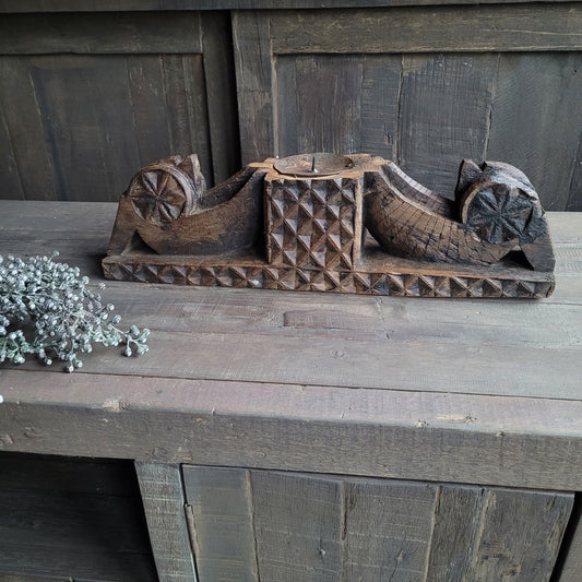 Uniek oud houten ornament