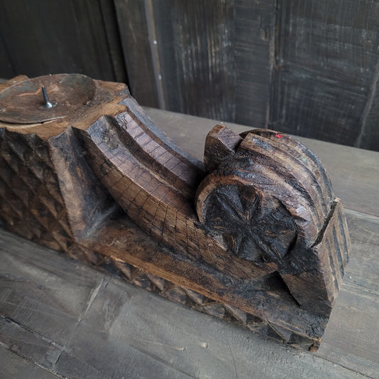 Uniek oud houten ornament