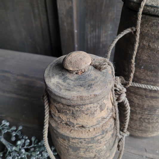 Uniek oud houten kruik met deksel nr. 10 (links)