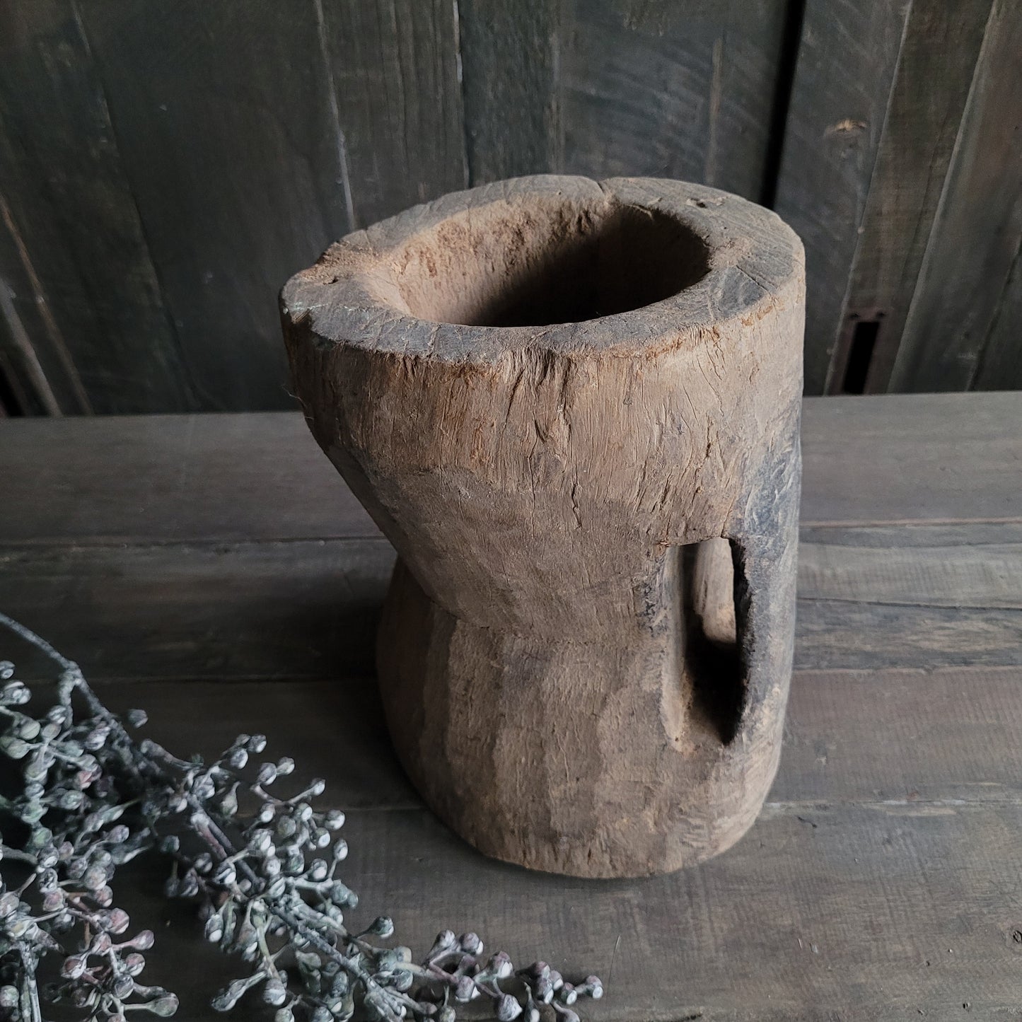 Uniek oud houten vijzel met handvat