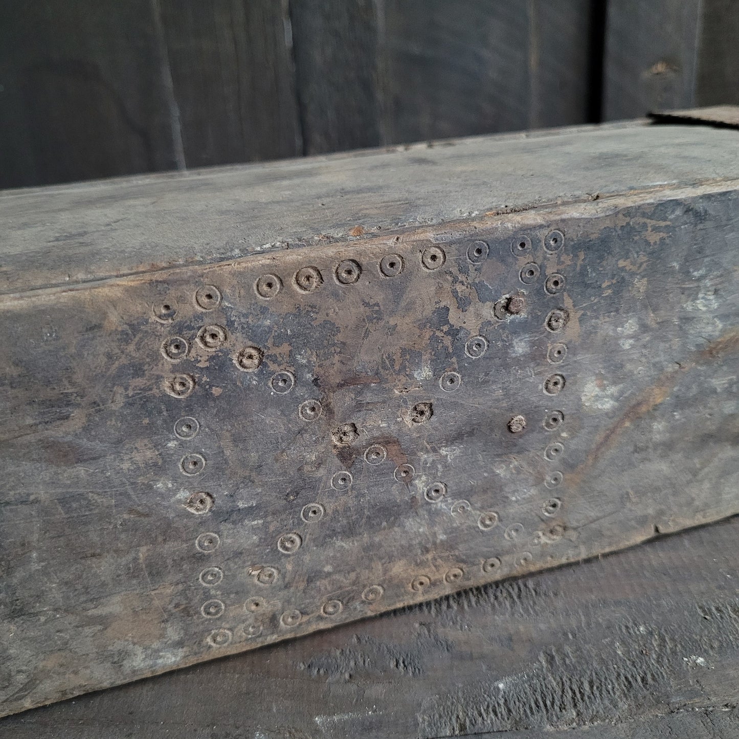 Uniek oud houten vakken bakje met deksel