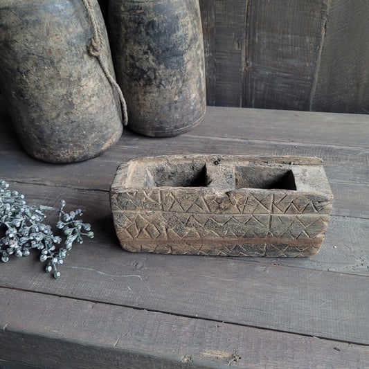 Uniek oud houten bakje