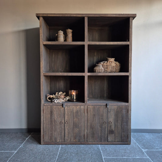 Open vakkenkast driftwood