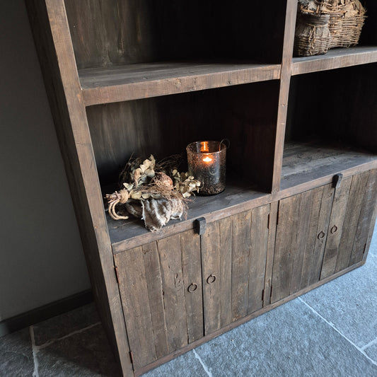 Open vakkenkast driftwood