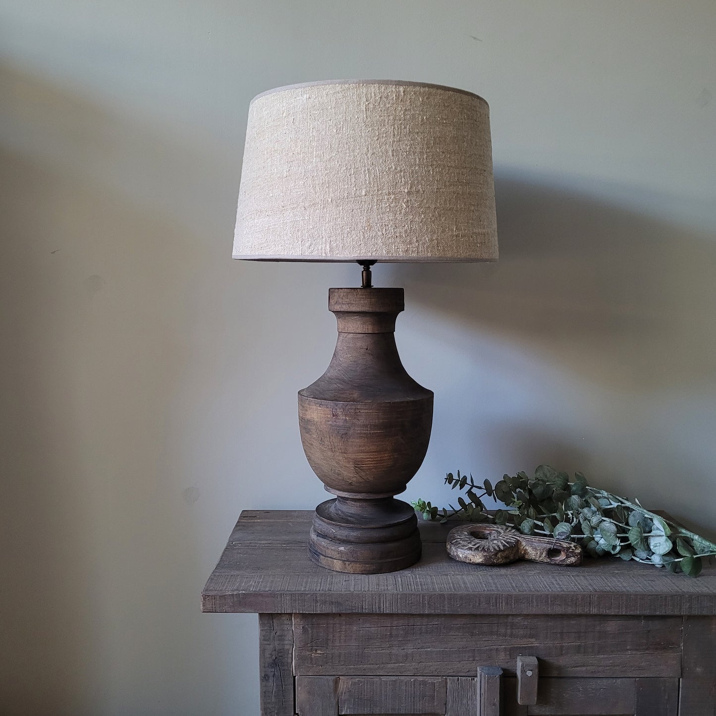 Houten baluster tafellamp incl. shabby kap
