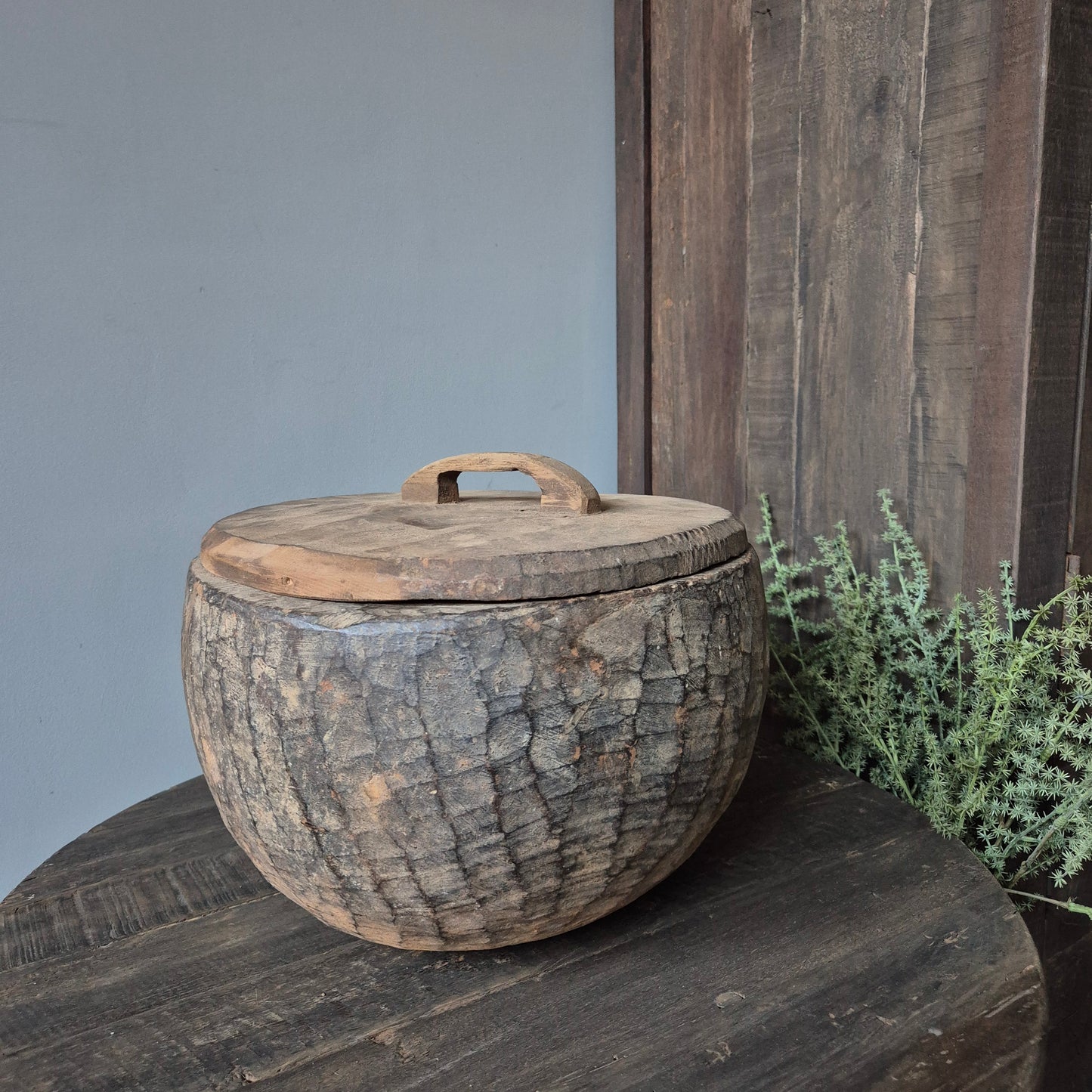 Oud houten bak met deksel nr. 1