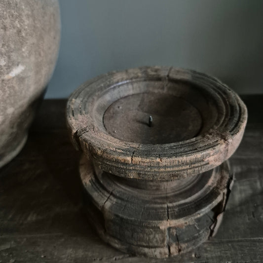 Uniek oud houten zaaikandelaar nr. 20