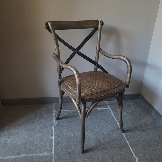 Houten stoel kruisrug | met armleuning