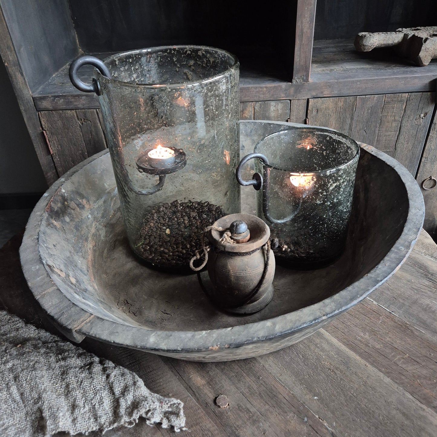 Oud houten schaal met handvat XL nr. 32