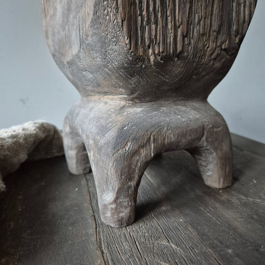 Houten vijzel op pootjes