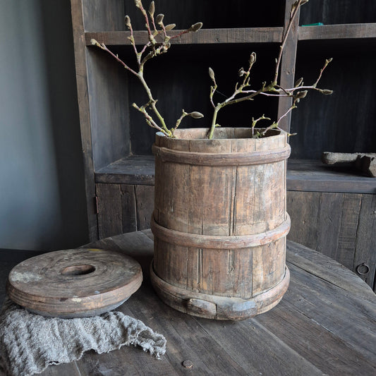 Uniek oud houten karnton kruik met deksel
