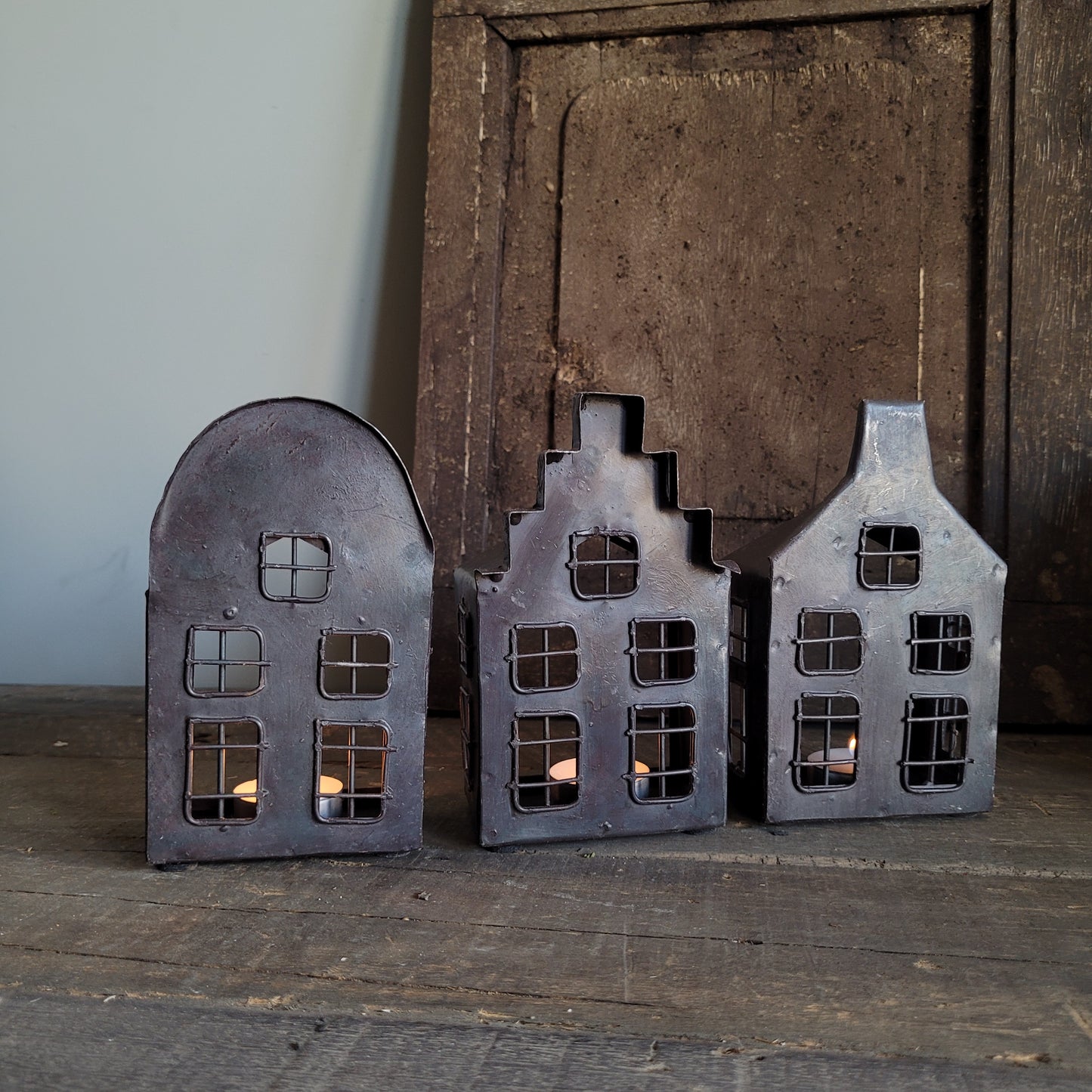Decoratie huisje metaal trapjes