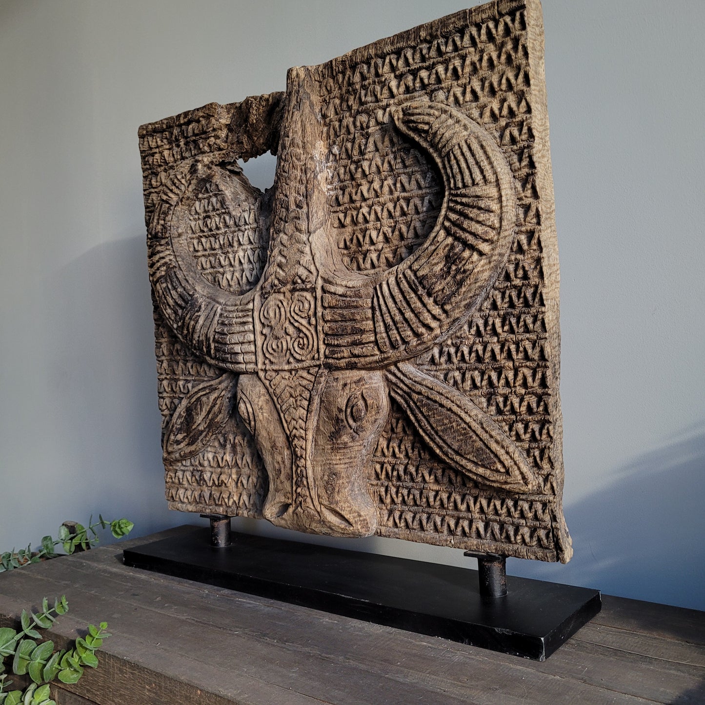 Uniek houten ornament op statief XL
