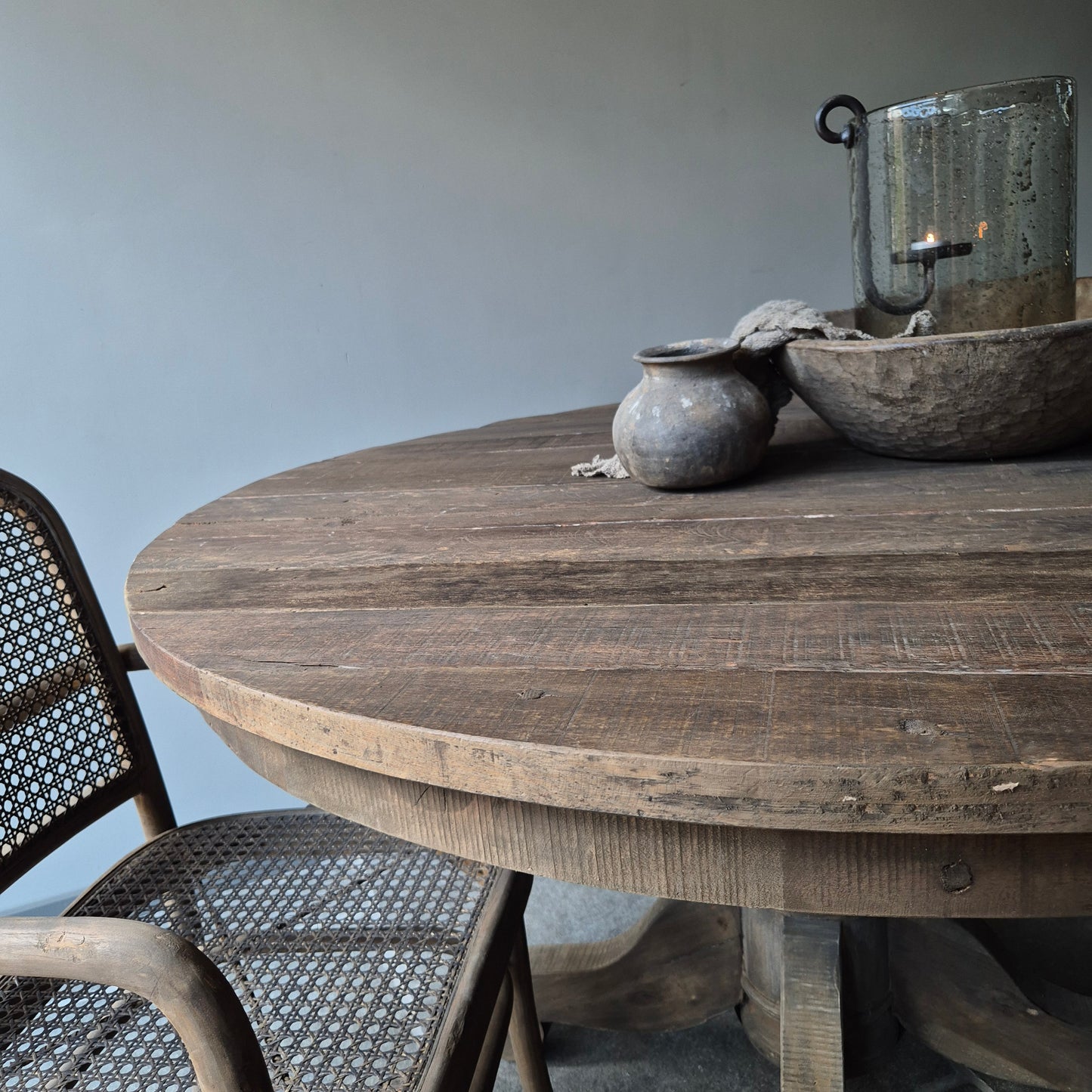 Ronde eettafel oud hout driftwood kloostertafel