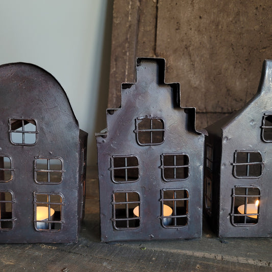 Decoratie huisje metaal trapjes