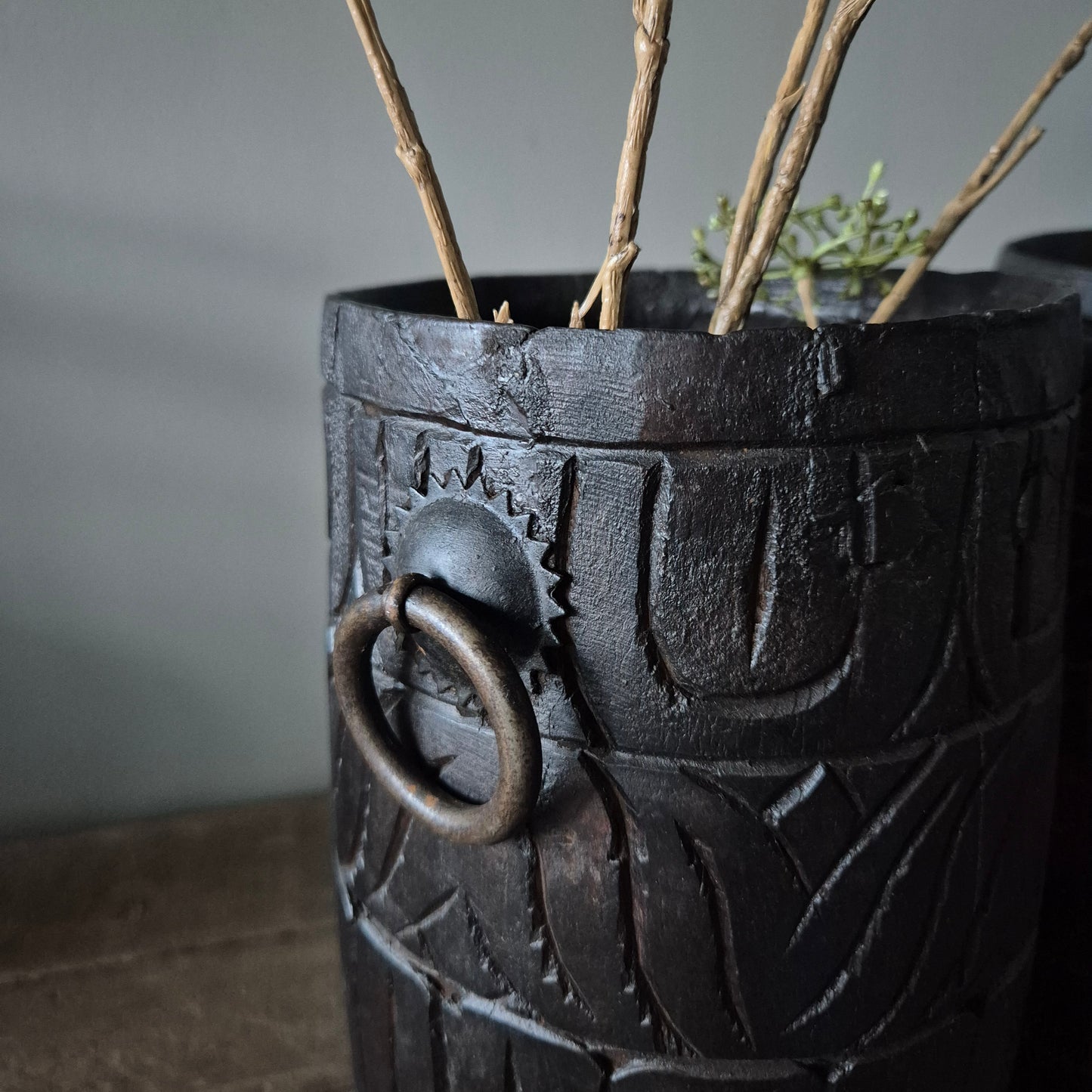 Houten kruik met ringen Luksa