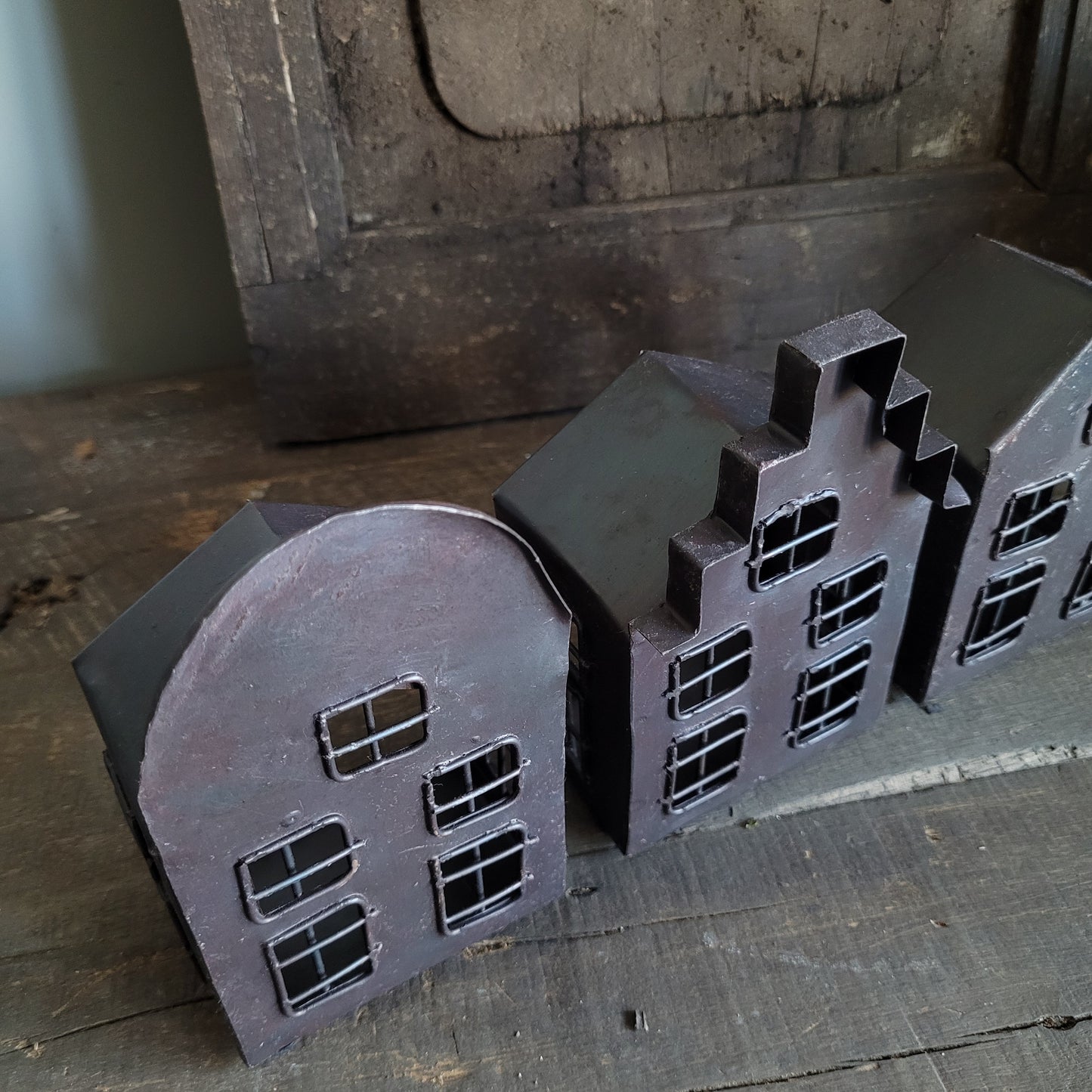Decoratie huisje metaal trapjes