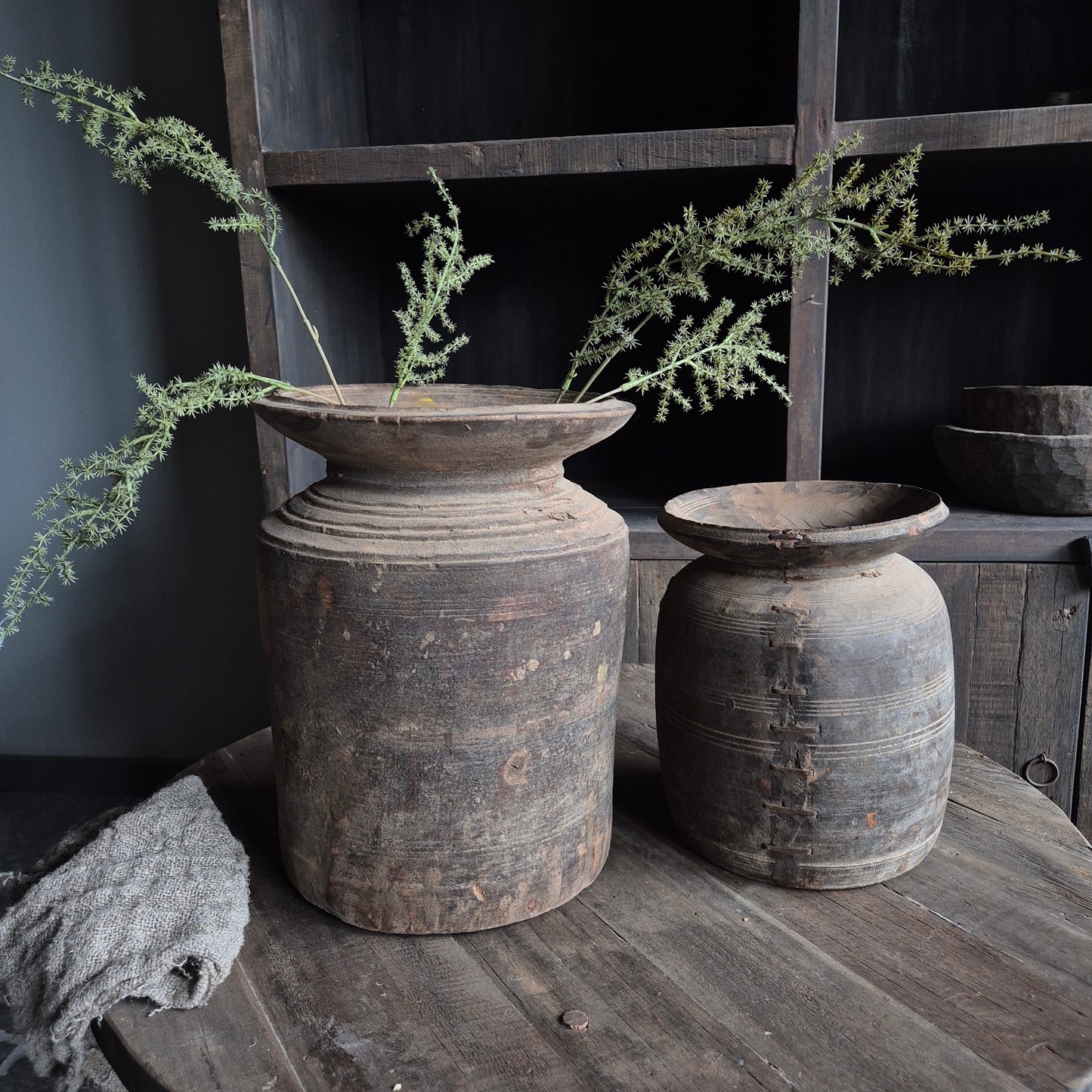 Oud houten kruik nr. 106 (links)