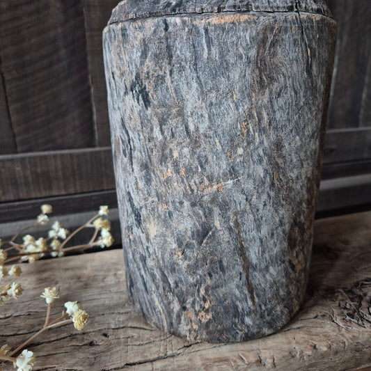 Uniek oud houten kandelaar nr. 17