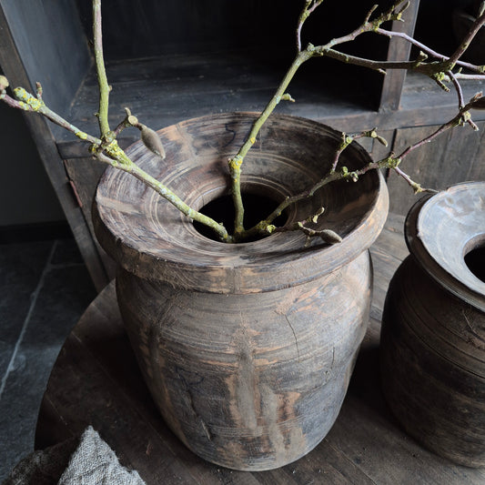 Oud houten kruik nr. 104 (links)