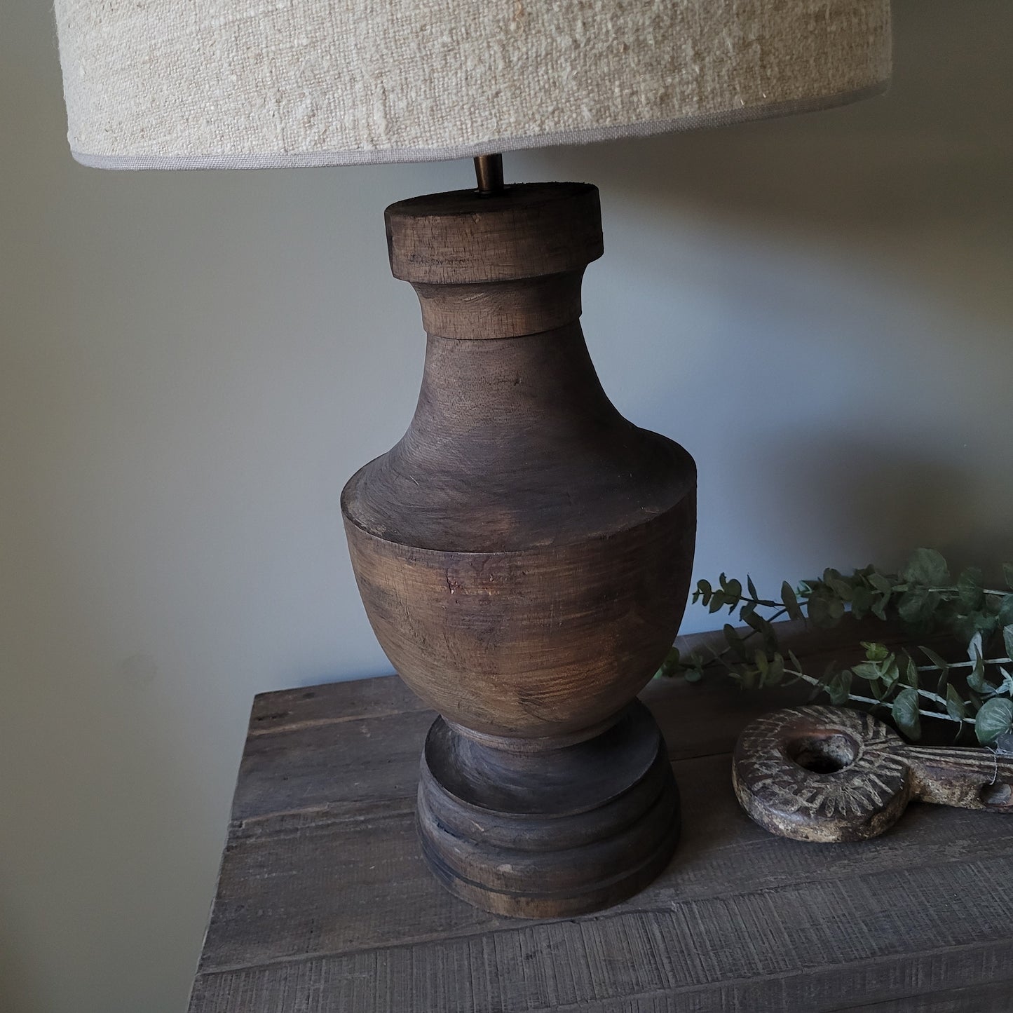 Houten baluster tafellamp incl. shabby kap