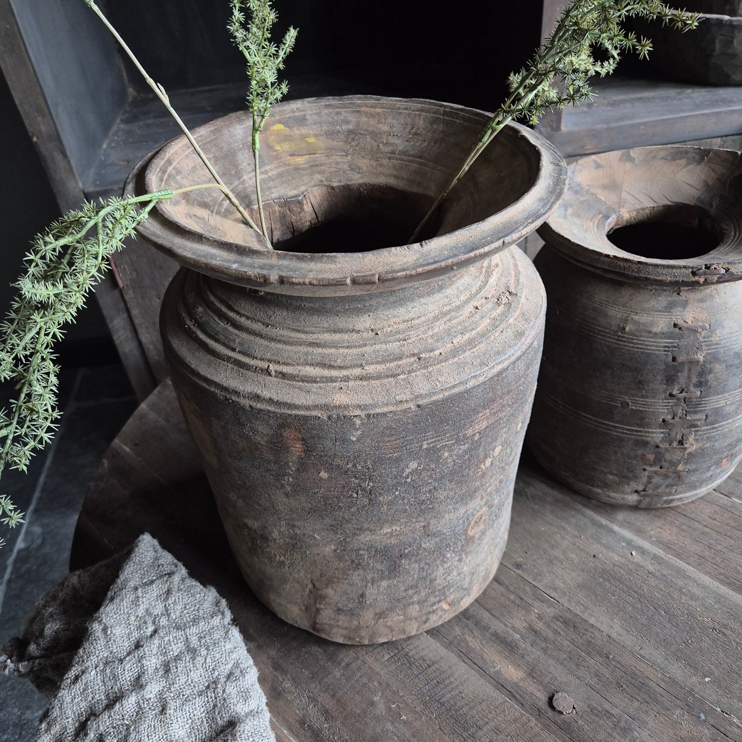 Oud houten kruik nr. 106 (links)